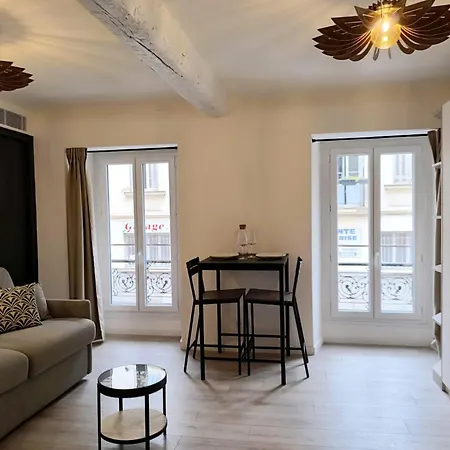 Апартаменты Seytour Place *